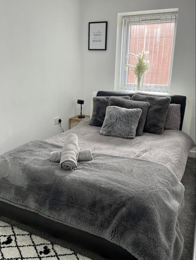 2 Bed Apartment In Bham City Centre W Parking Birmingham Dış mekan fotoğraf